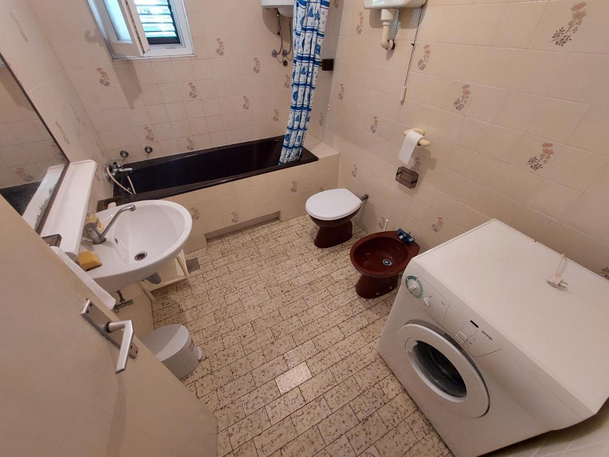 Apartment Black Primosten Bagian luar foto